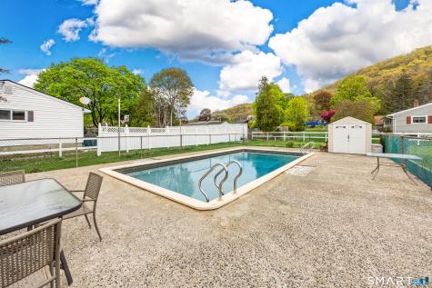 44 Beacon Manor Road Naugatuck CT 06770