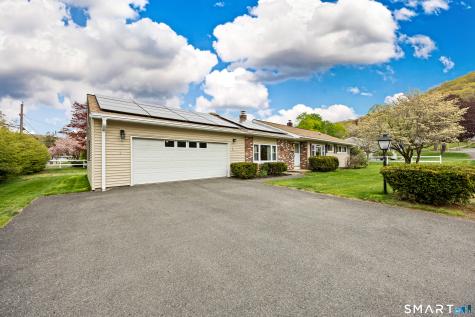 44 Beacon Manor Road Naugatuck CT 06770