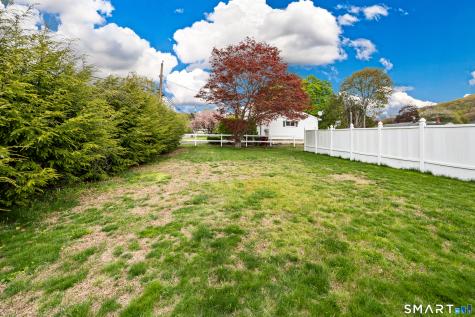 44 Beacon Manor Road Naugatuck CT 06770