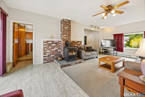44 Beacon Manor Road Naugatuck CT 06770