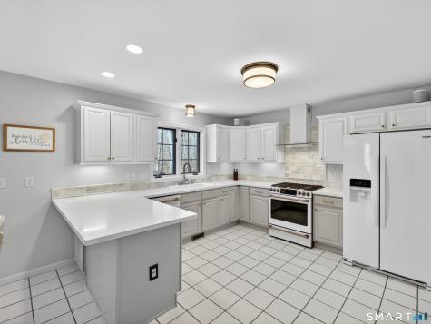 11 Payer Lane Groton CT 06355
