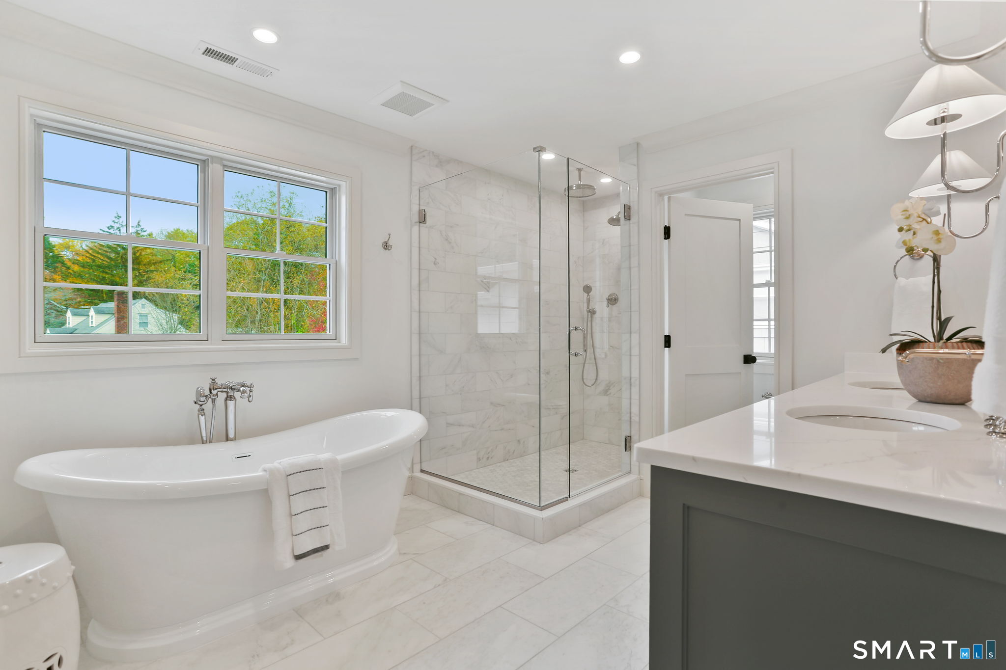 15 Barton Road Fairfield CT 06824