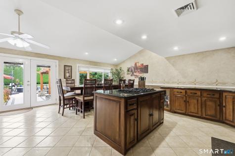 48 Dawn Drive South Windsor CT 06074