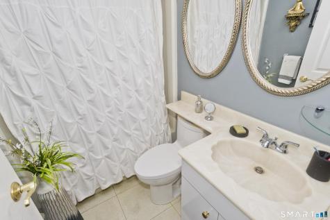 25 Nutmeg Road East Granby CT 06026