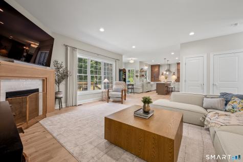 17 Pecausett Trail East Hampton CT 06424