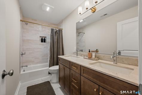 17 Pecausett Trail East Hampton CT 06424