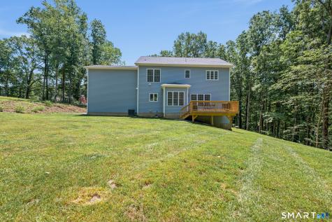 17 Pecausett Trail East Hampton CT 06424