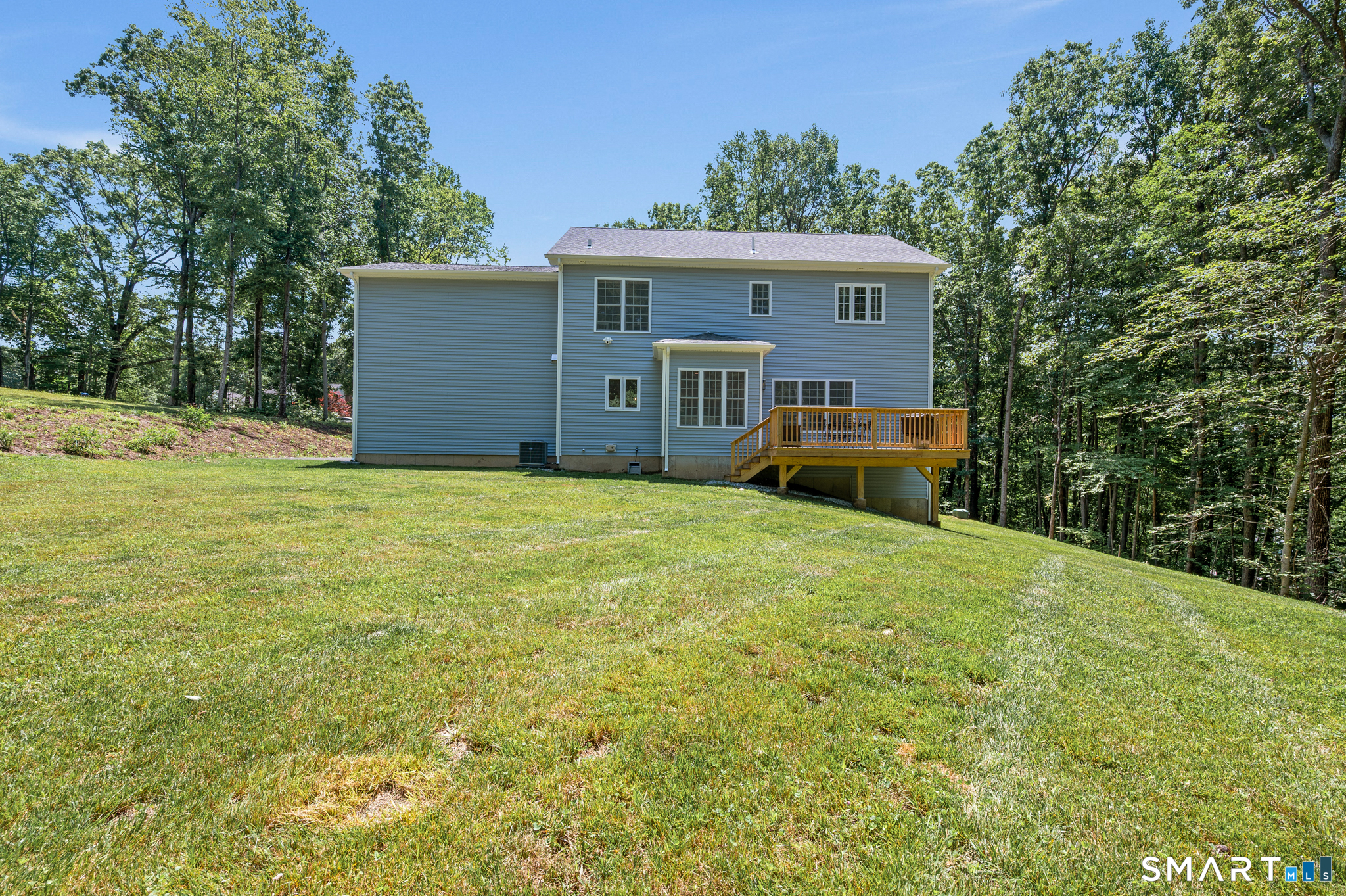 17 Pecausett Trail East Hampton CT 06424