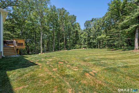 17 Pecausett Trail East Hampton CT 06424