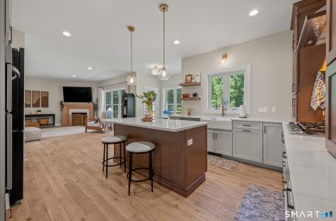 17 Pecausett Trail East Hampton CT 06424