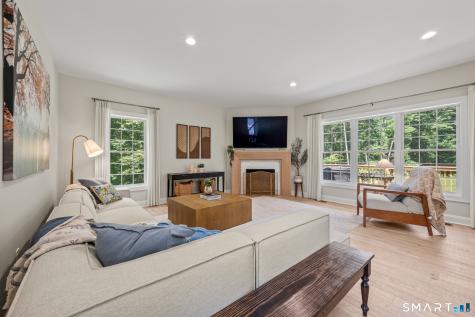 17 Pecausett Trail East Hampton CT 06424