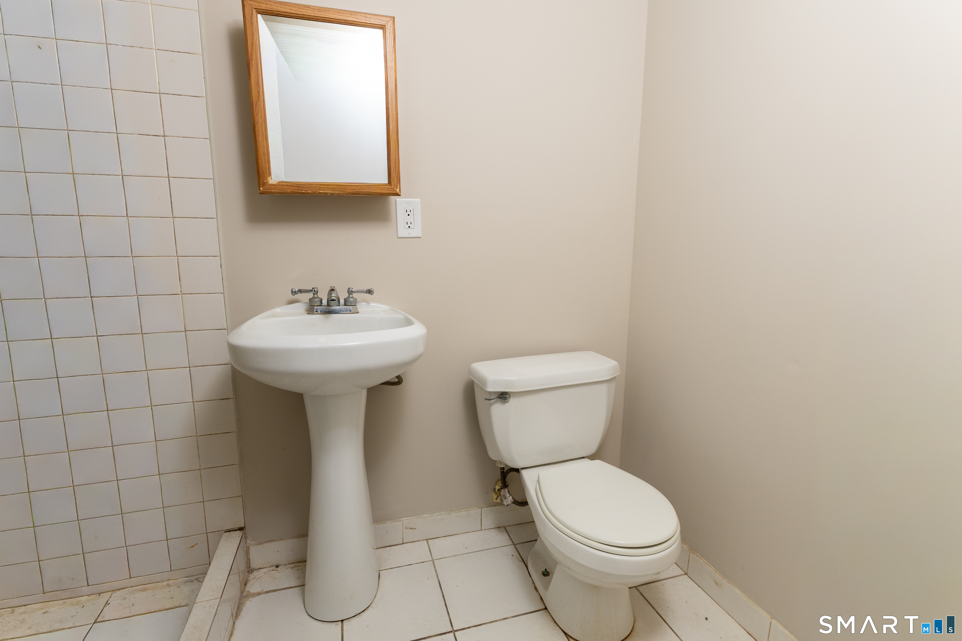 256 Charter Oak Street Manchester CT 06040
