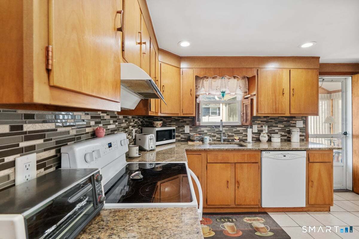 21 Brookside Circle Wethersfield CT 06109