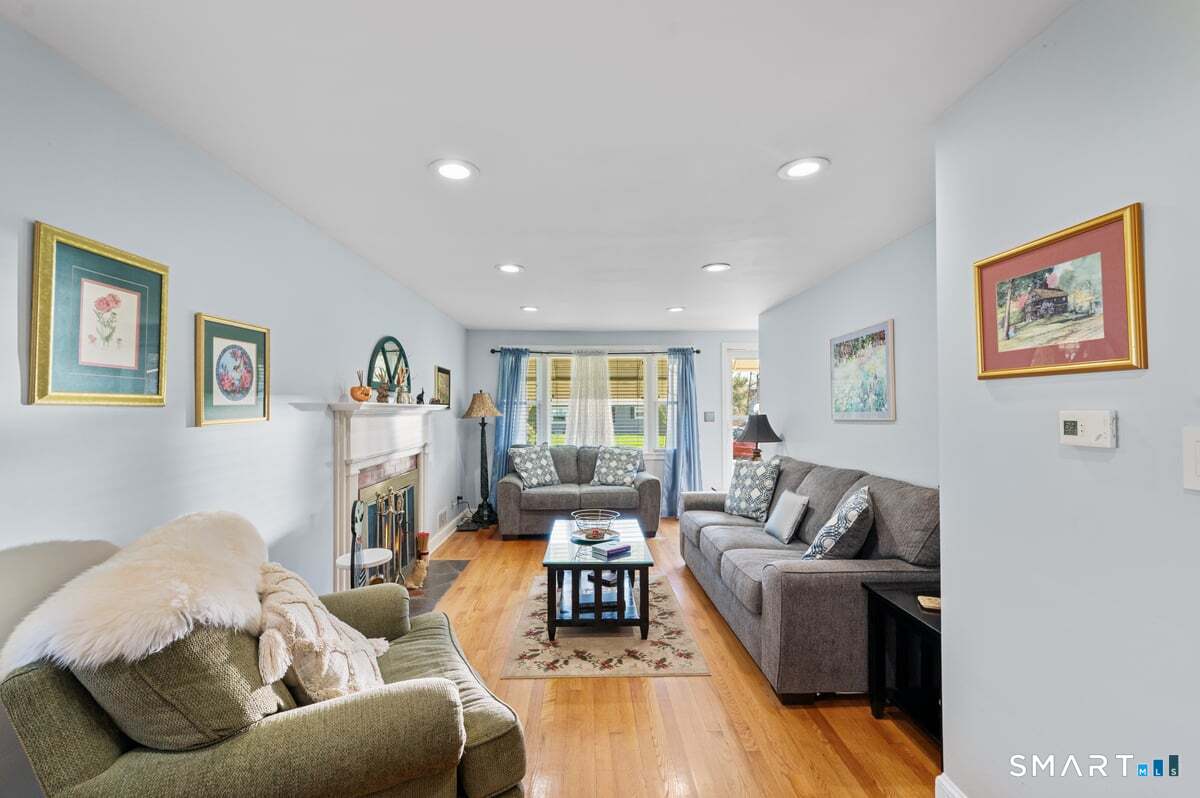 21 Brookside Circle Wethersfield CT 06109