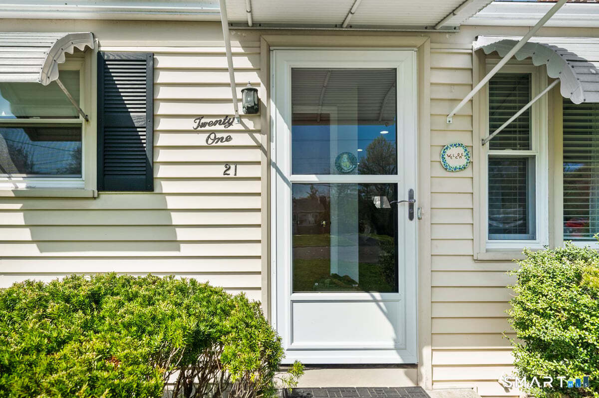 21 Brookside Circle Wethersfield CT 06109