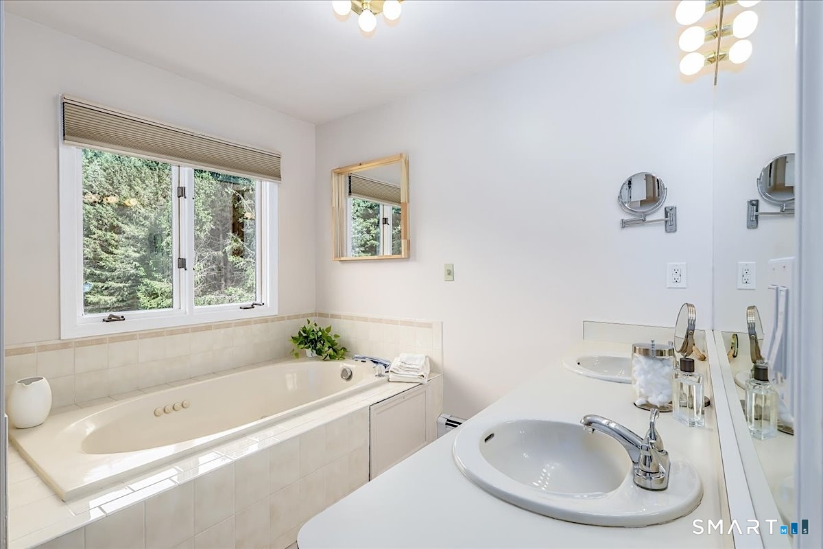 14 Philo Curtis Road Newtown CT 06482