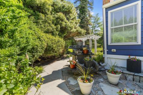 47 Featherbed Lane Branford CT 06405