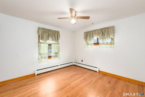 6 Saunders Lane Prospect CT 06712