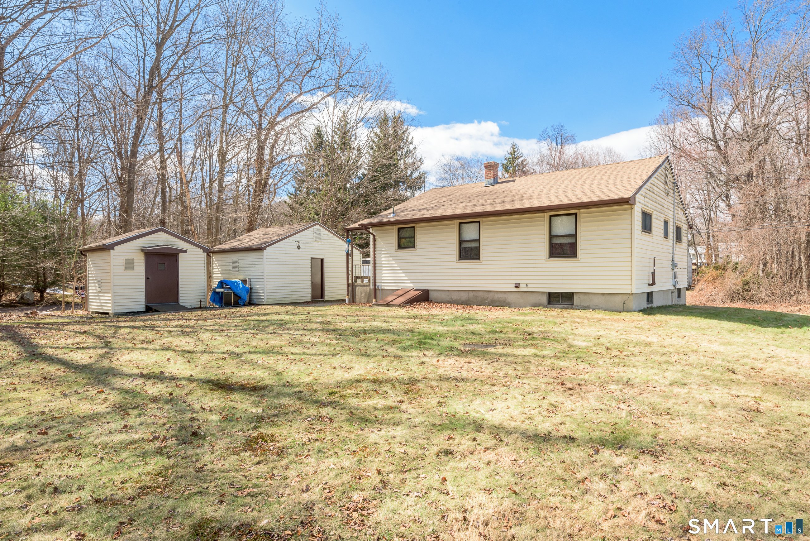 6 Saunders Lane Prospect CT 06712
