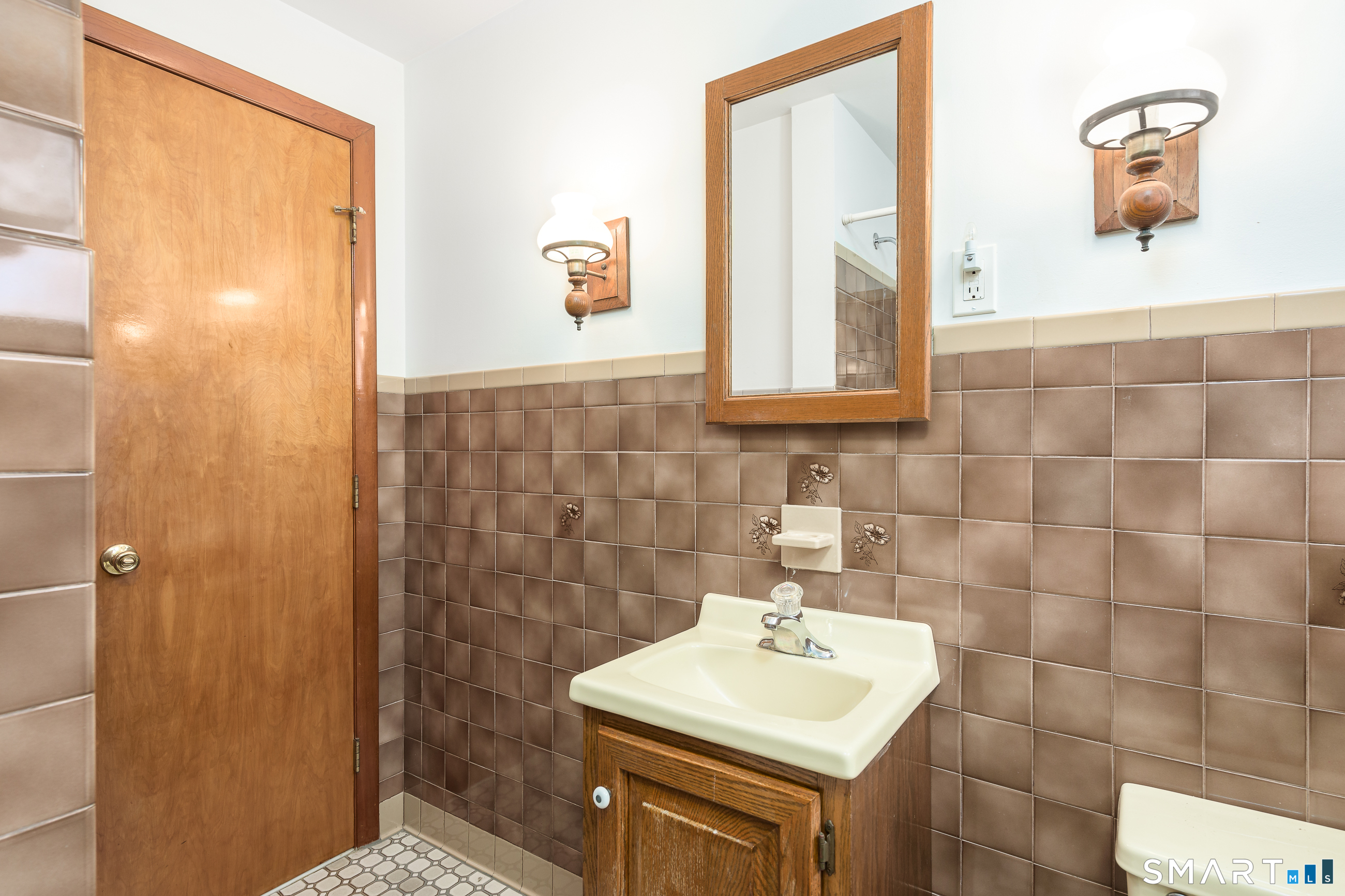 6 Saunders Lane Prospect CT 06712