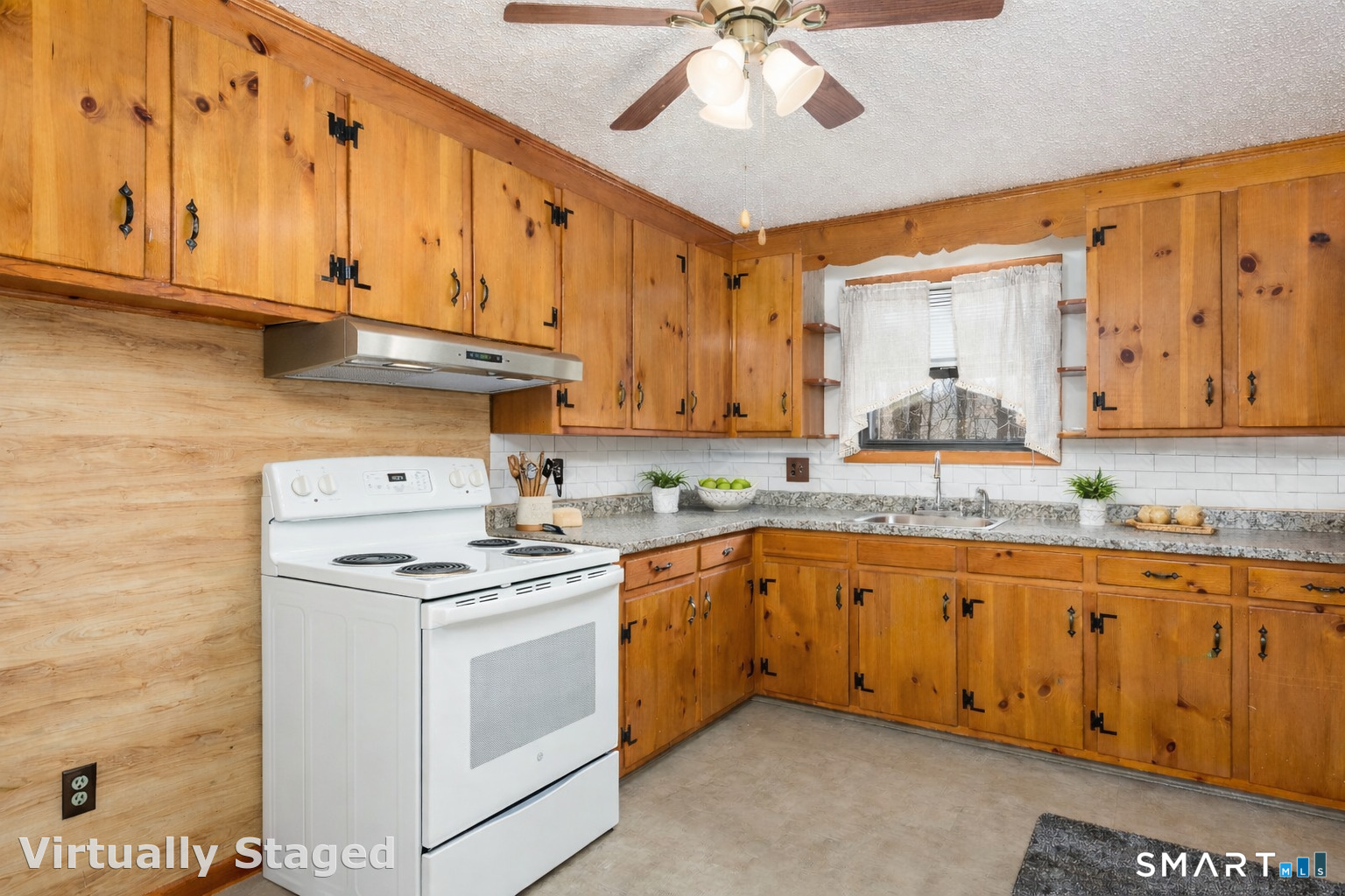 6 Saunders Lane Prospect CT 06712