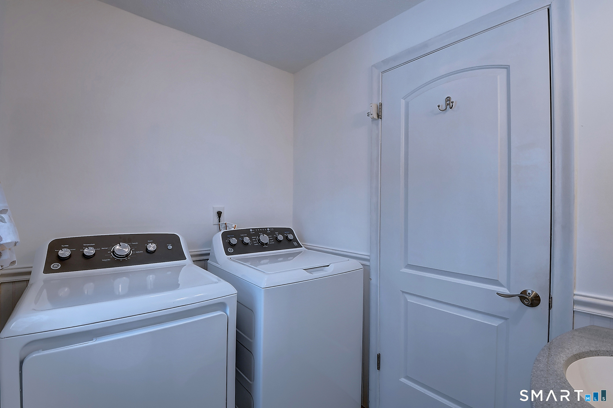 22 Apple Tree Lane Windsor CT 06095