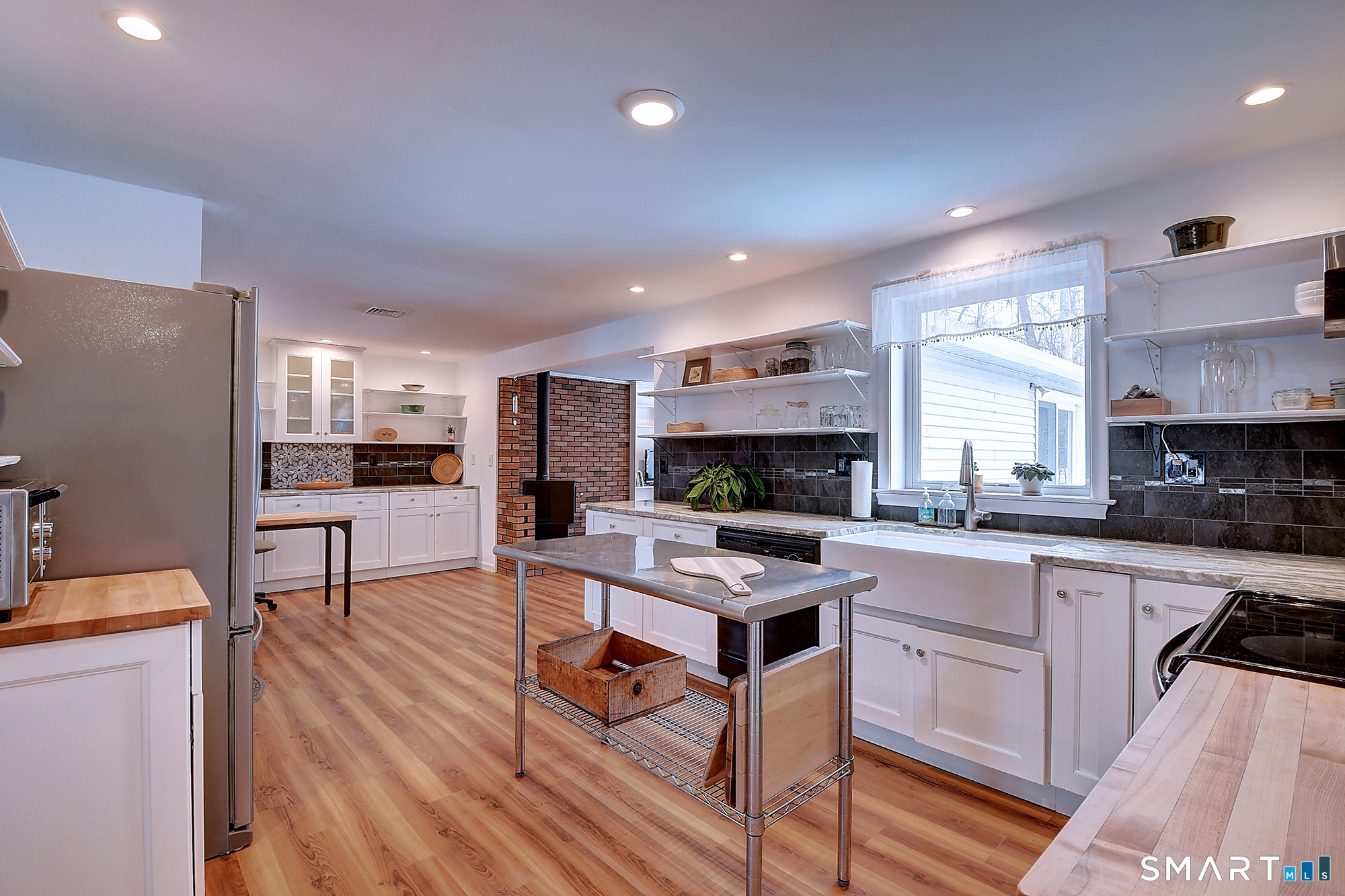 22 Apple Tree Lane Windsor CT 06095