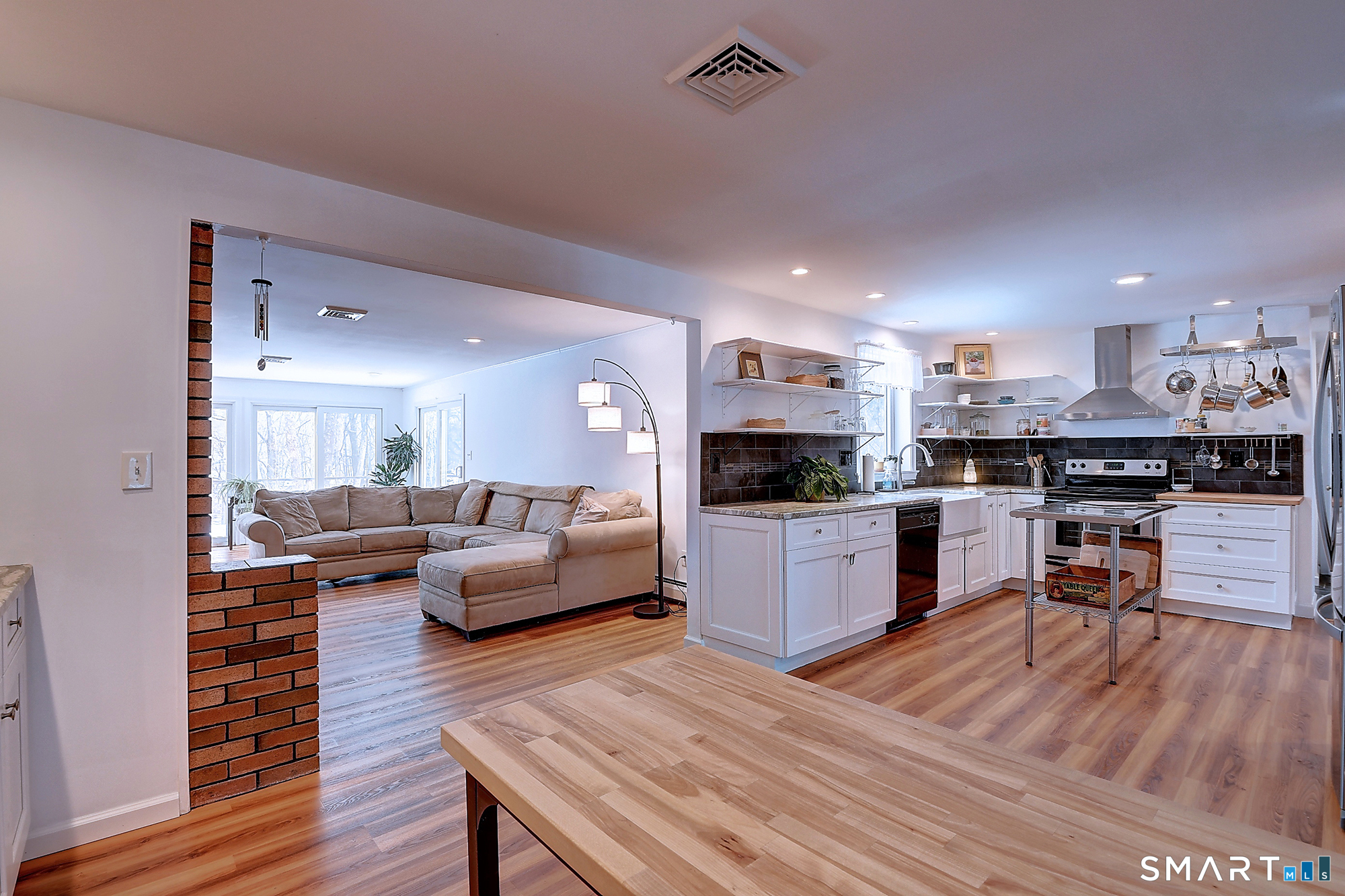 22 Apple Tree Lane Windsor CT 06095