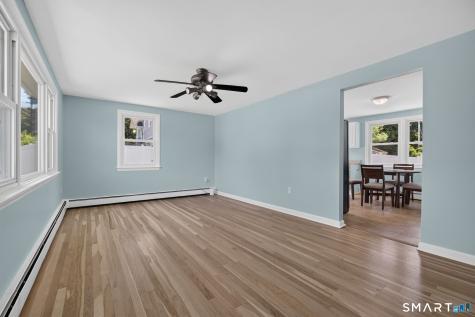 8 Pleasant Street Stonington CT 06355