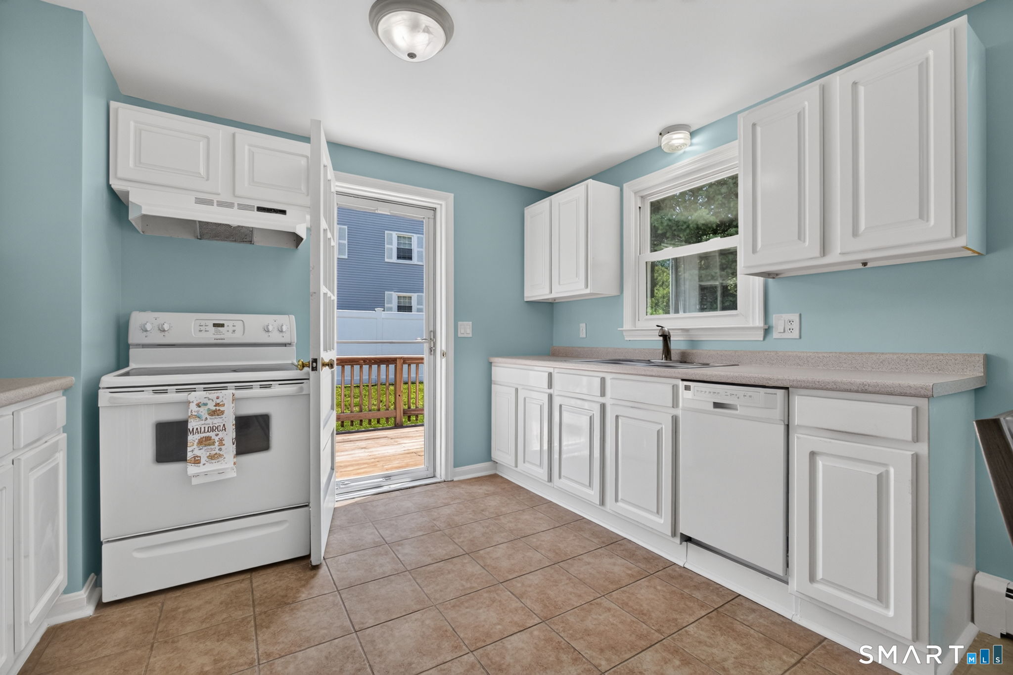 8 Pleasant Street Stonington CT 06355