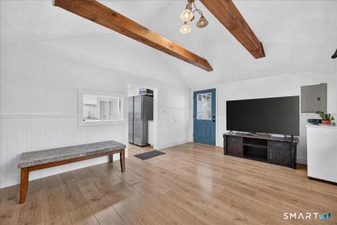 20 Pine Street Waterford CT 06385