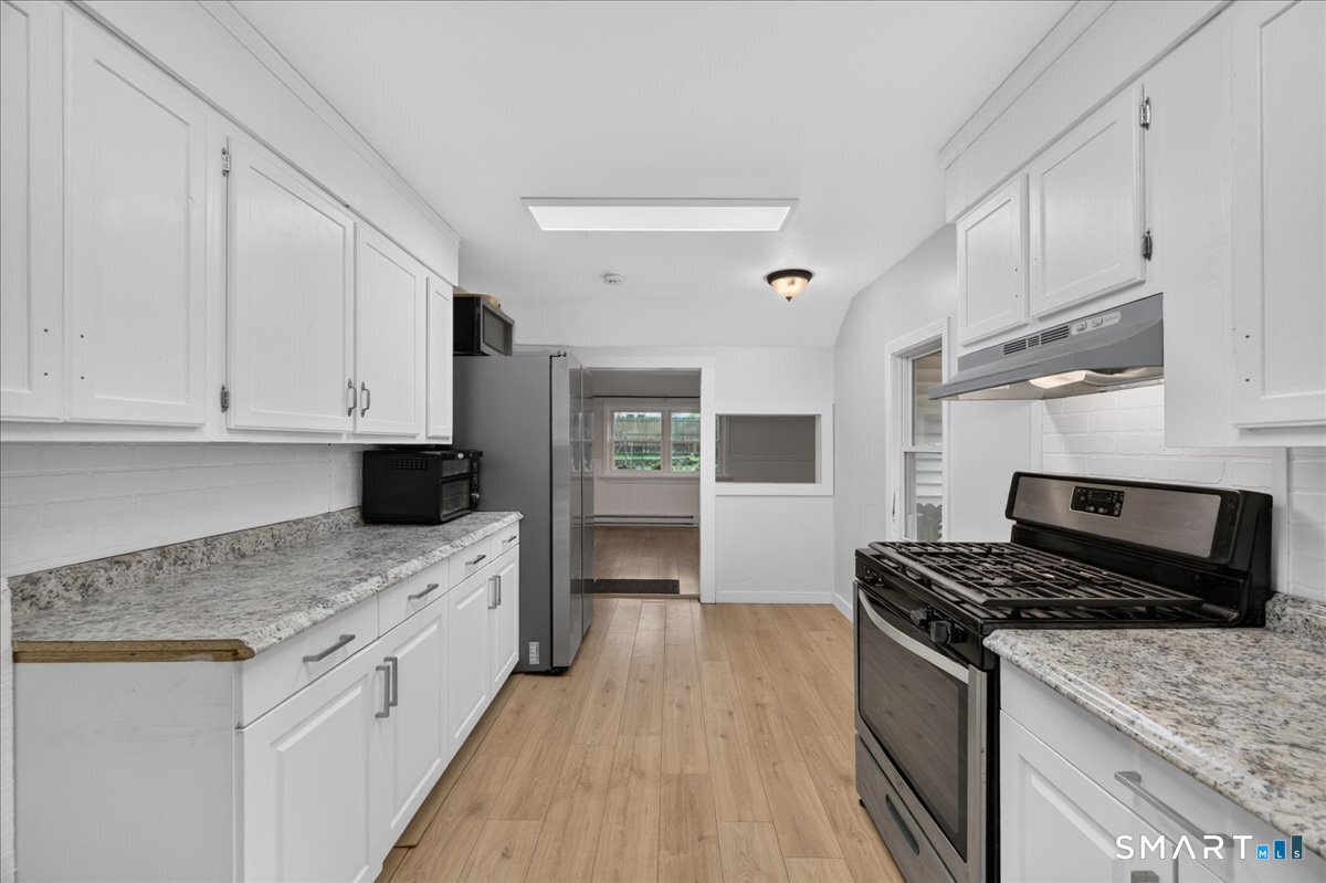 20 Pine Street Waterford CT 06385