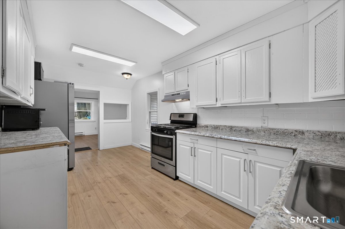 20 Pine Street Waterford CT 06385