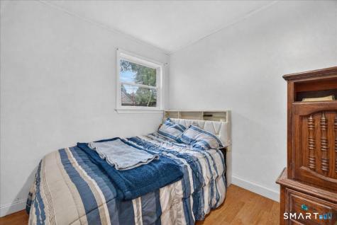 20 Pine Street Waterford CT 06385