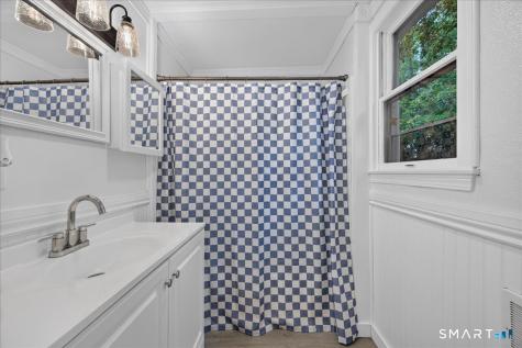 20 Pine Street Waterford CT 06385