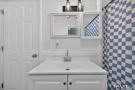 20 Pine Street Waterford CT 06385