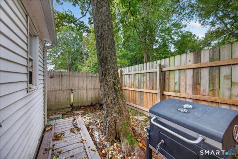 20 Pine Street Waterford CT 06385
