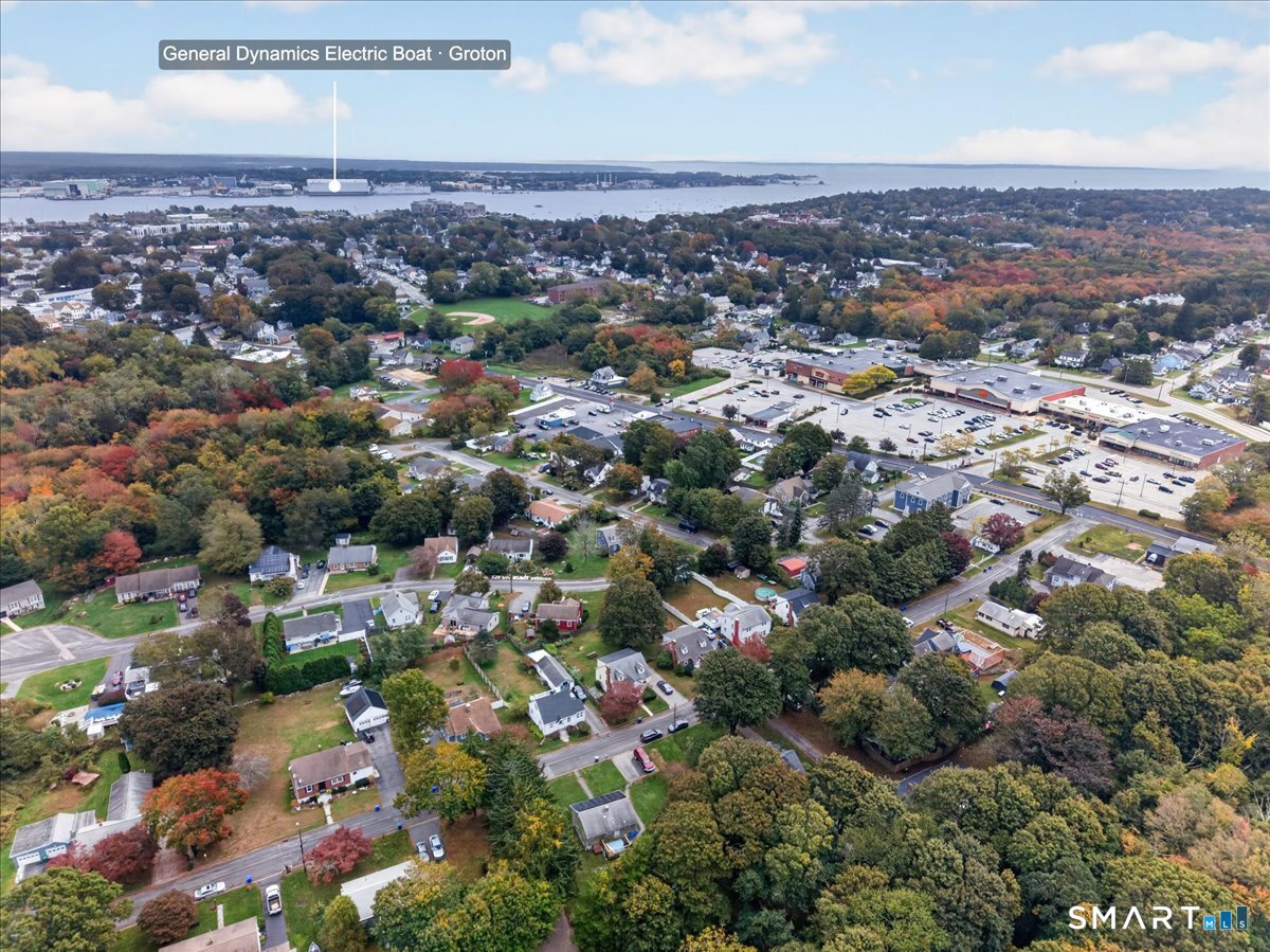 20 Pine Street Waterford CT 06385