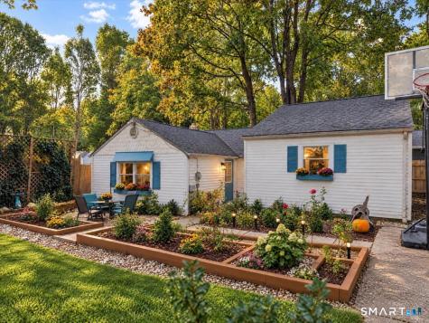 20 Pine Street Waterford CT 06385