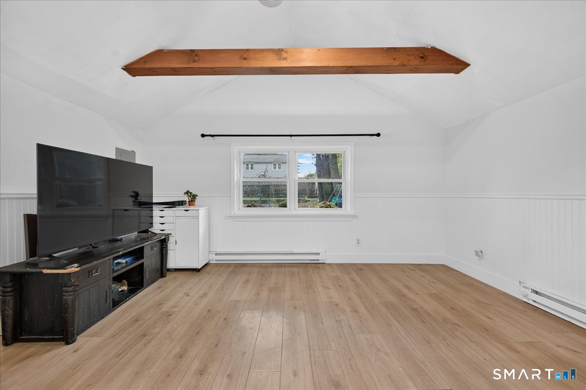 20 Pine Street Waterford CT 06385