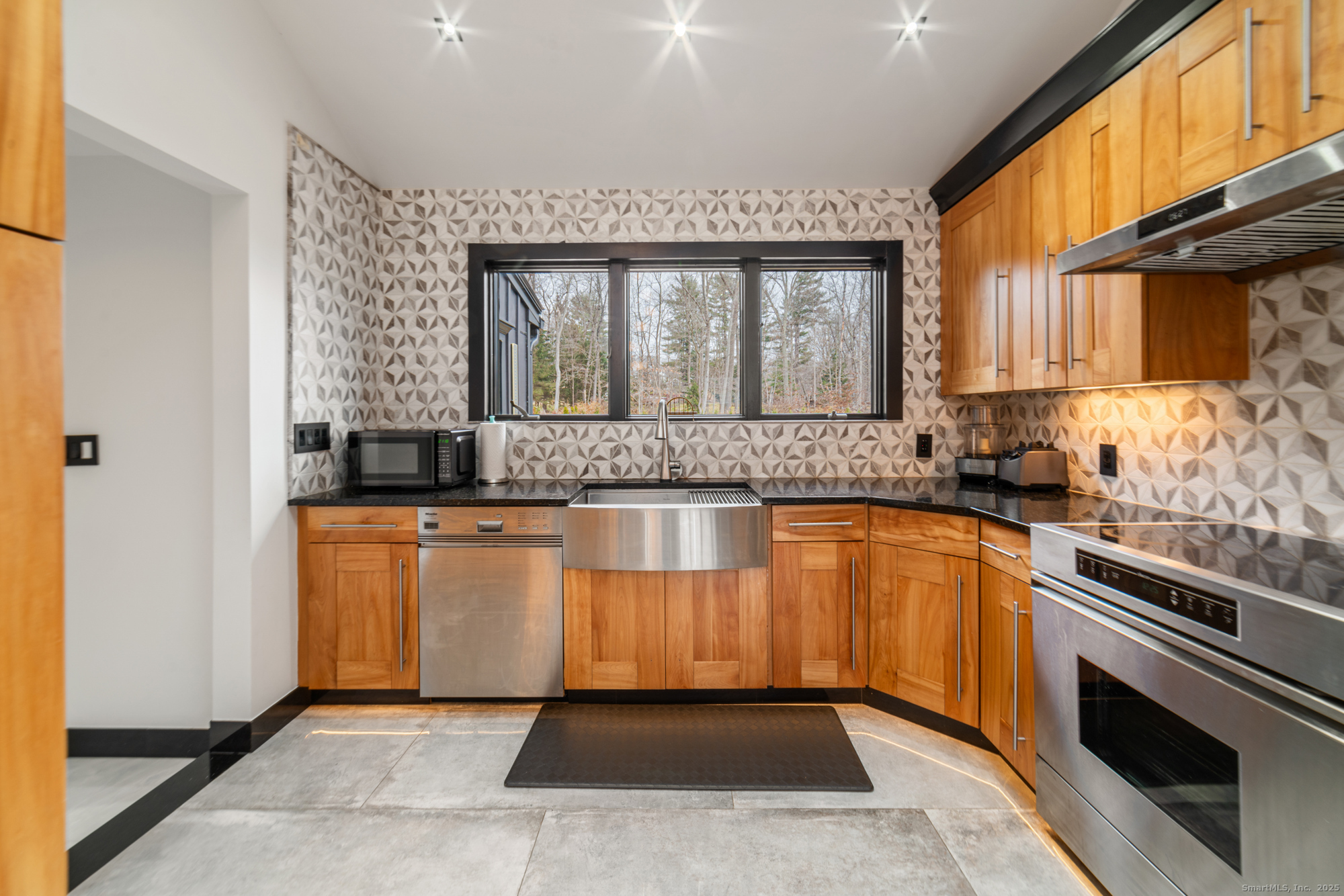 113 Woodbrook Drive Stamford CT 06907