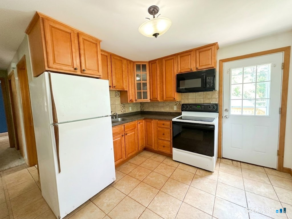 12 Arbutus Street East Hartford CT 06108