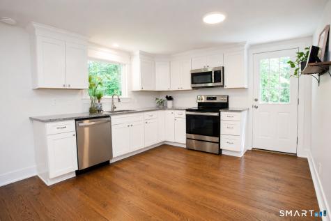 26 Crescent Way Simsbury CT 06070