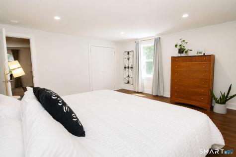 26 Crescent Way Simsbury CT 06070