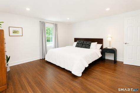 26 Crescent Way Simsbury CT 06070