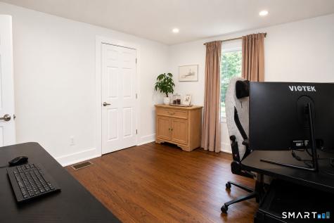 26 Crescent Way Simsbury CT 06070