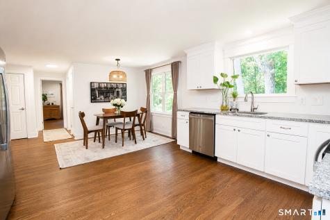 26 Crescent Way Simsbury CT 06070