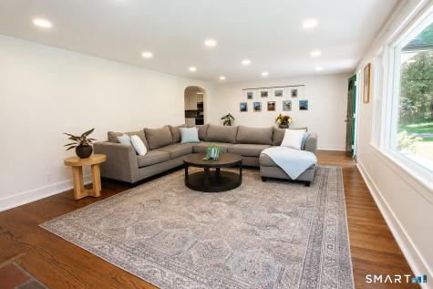 26 Crescent Way Simsbury CT 06070
