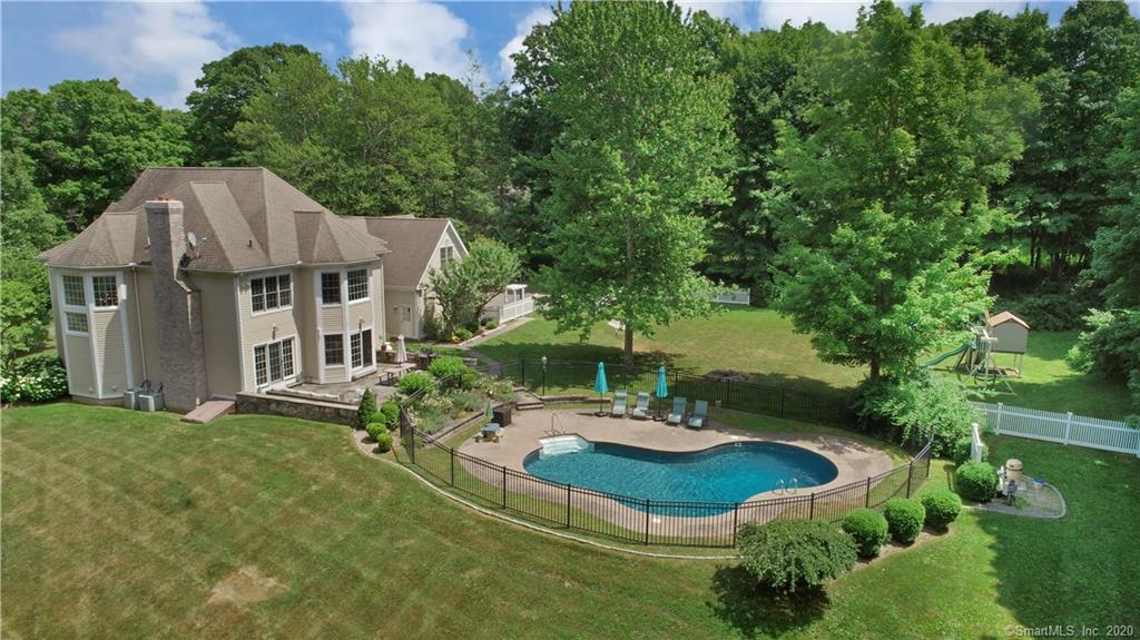 16 Taunton Lane Newtown CT 06470