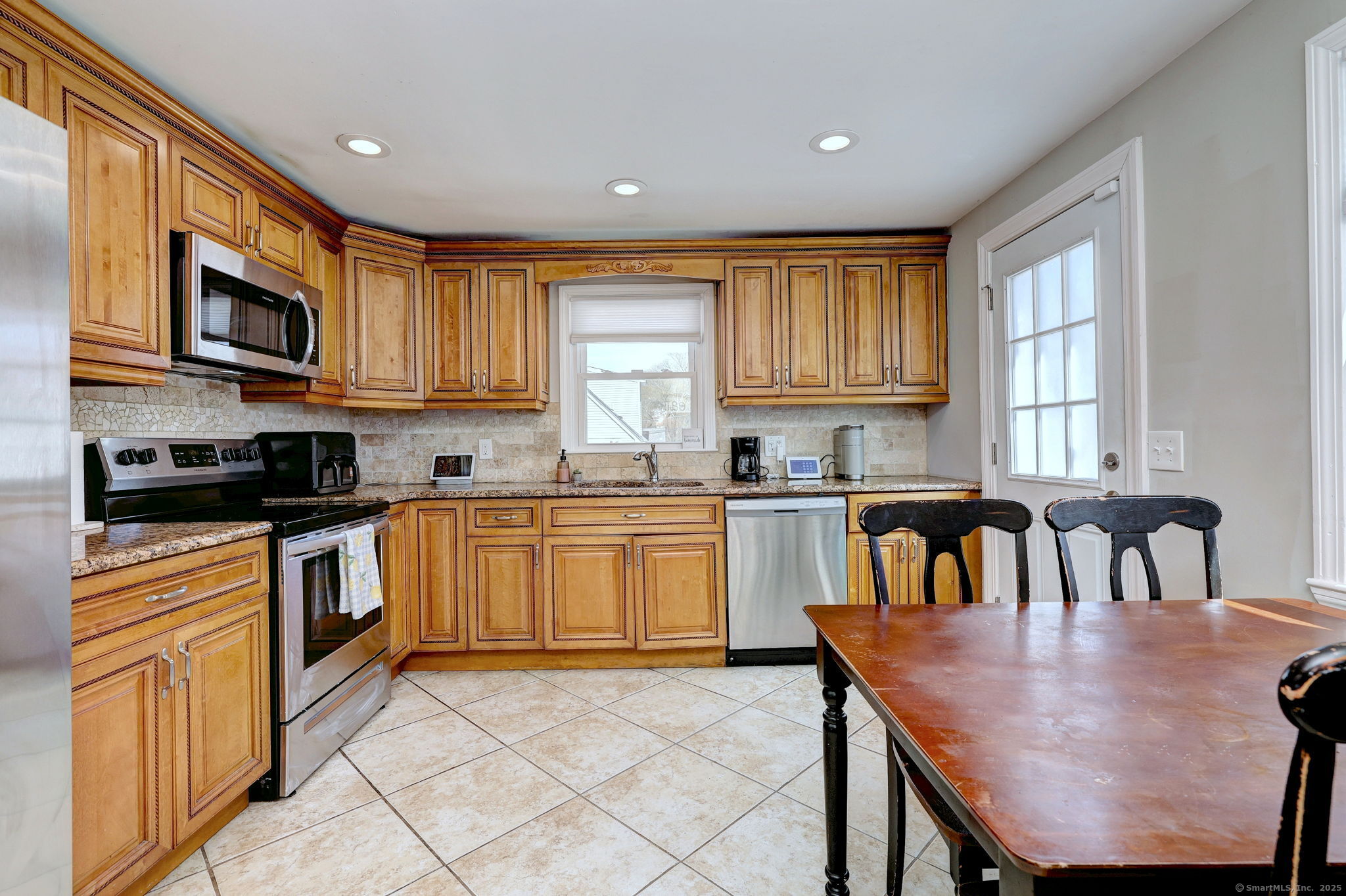 25 Broadway Bridgeport CT 06606